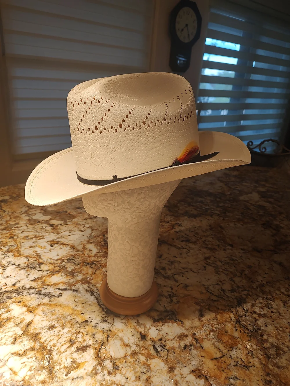 Stetson Natural Straw Cowboy Hat with Black Band. 6X size 7 3/4 NWT